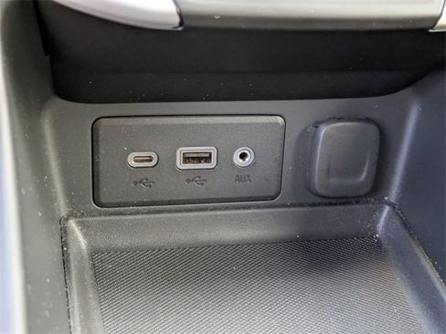 Used 2023 GMC Terrain SLE w/ Driver Convenience Package image 25