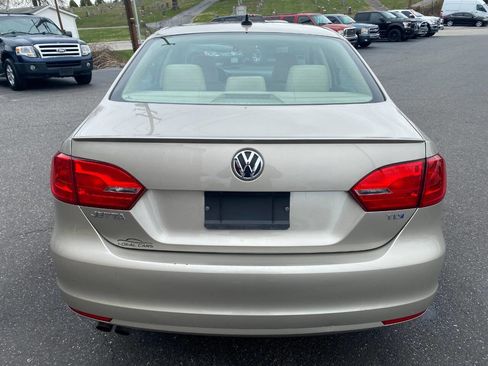 Used 2012 Volkswagen Jetta TDI image 4