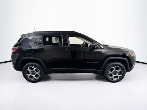 Used 2022 Jeep Compass Trailhawk w/ Sun and Sound Group AWD/4WD image 4