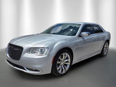 Used 2021 Chrysler 300 Touring L RWD image 2
