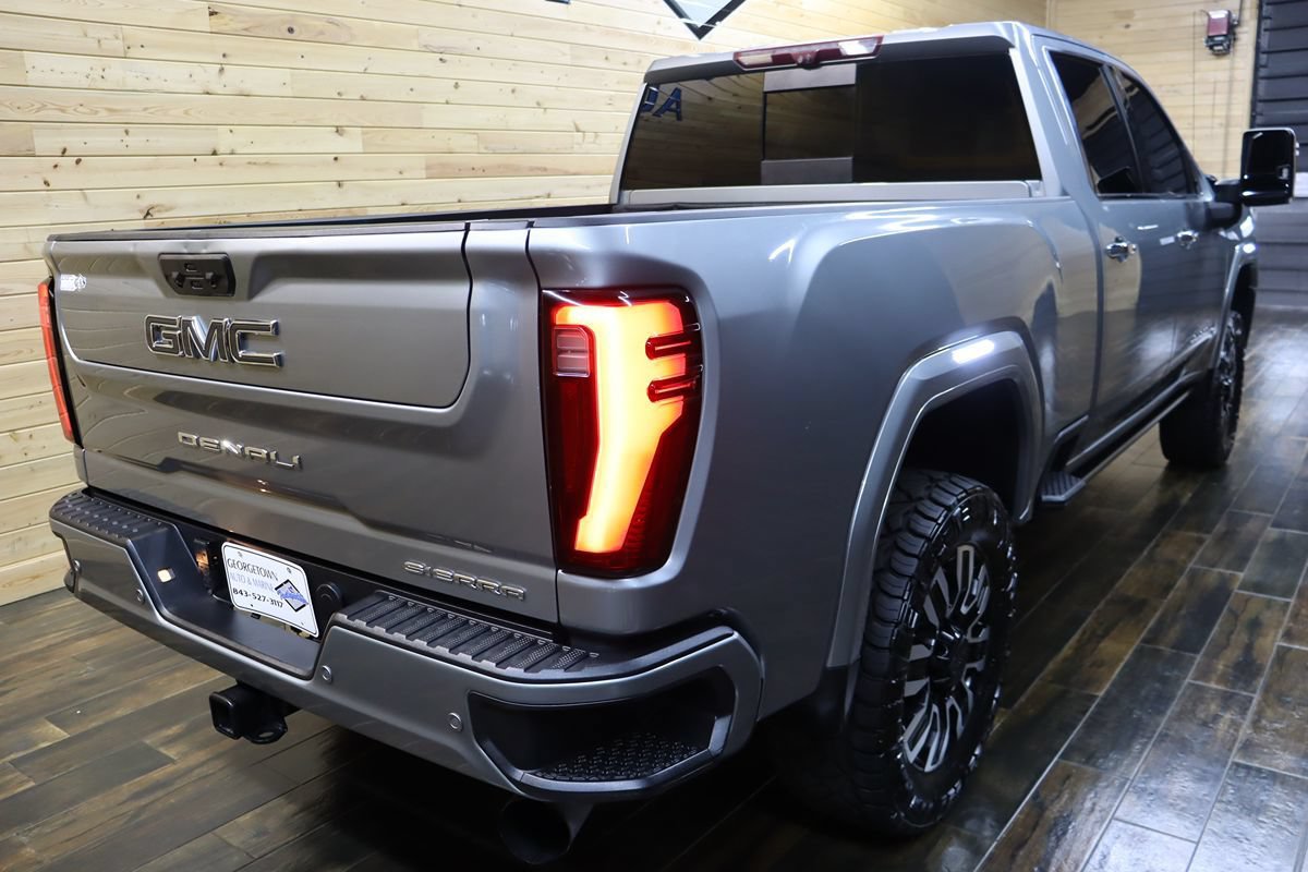 Used 2024 GMC Sierra 2500 Denali Ultimate AWD/4WD image 5