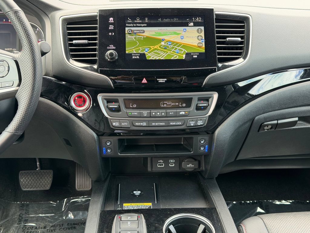 Used 2024 Honda Passport Black Edition image 24