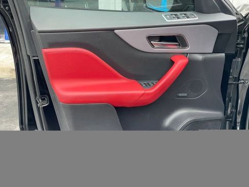 Used 2019 Jaguar F-PACE S image 18