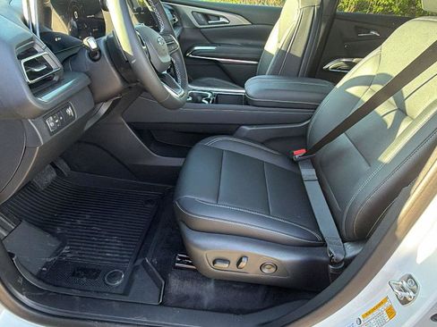 New 2026 Chevrolet Traverse LT image 13