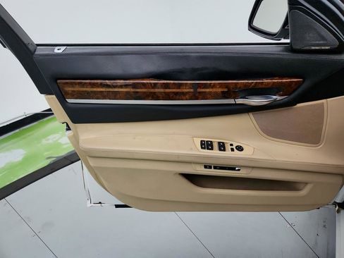 Used 2015 BMW 750Li image 22