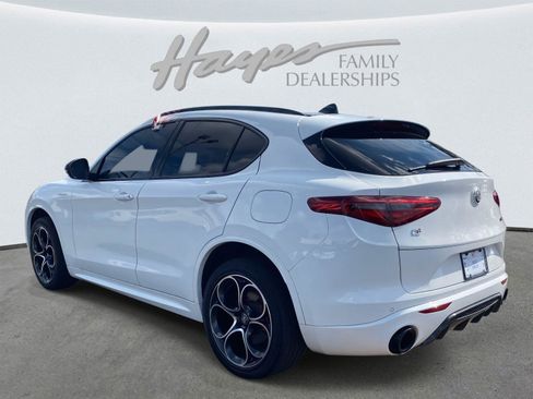 Used 2022 Alfa Romeo Stelvio Veloce image 37