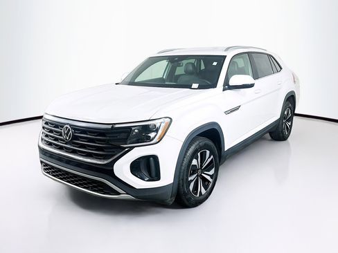Used 2024 Volkswagen Atlas Cross Sport SE FWD image 3