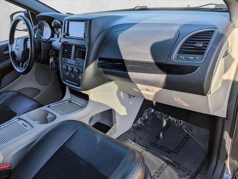 Used 2018 Dodge Grand Caravan SXT FWD image 20