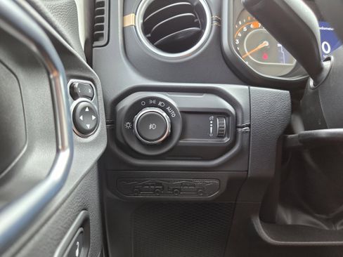 New 2026 Jeep Wrangler Unlimited Sahara AWD/4WD image 39
