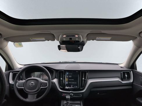 Used 2019 Volvo XC60 T5 Momentum image 14