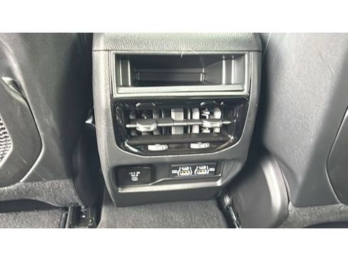 Used 2024 Jeep Grand Cherokee Altitude AWD/4WD image 32