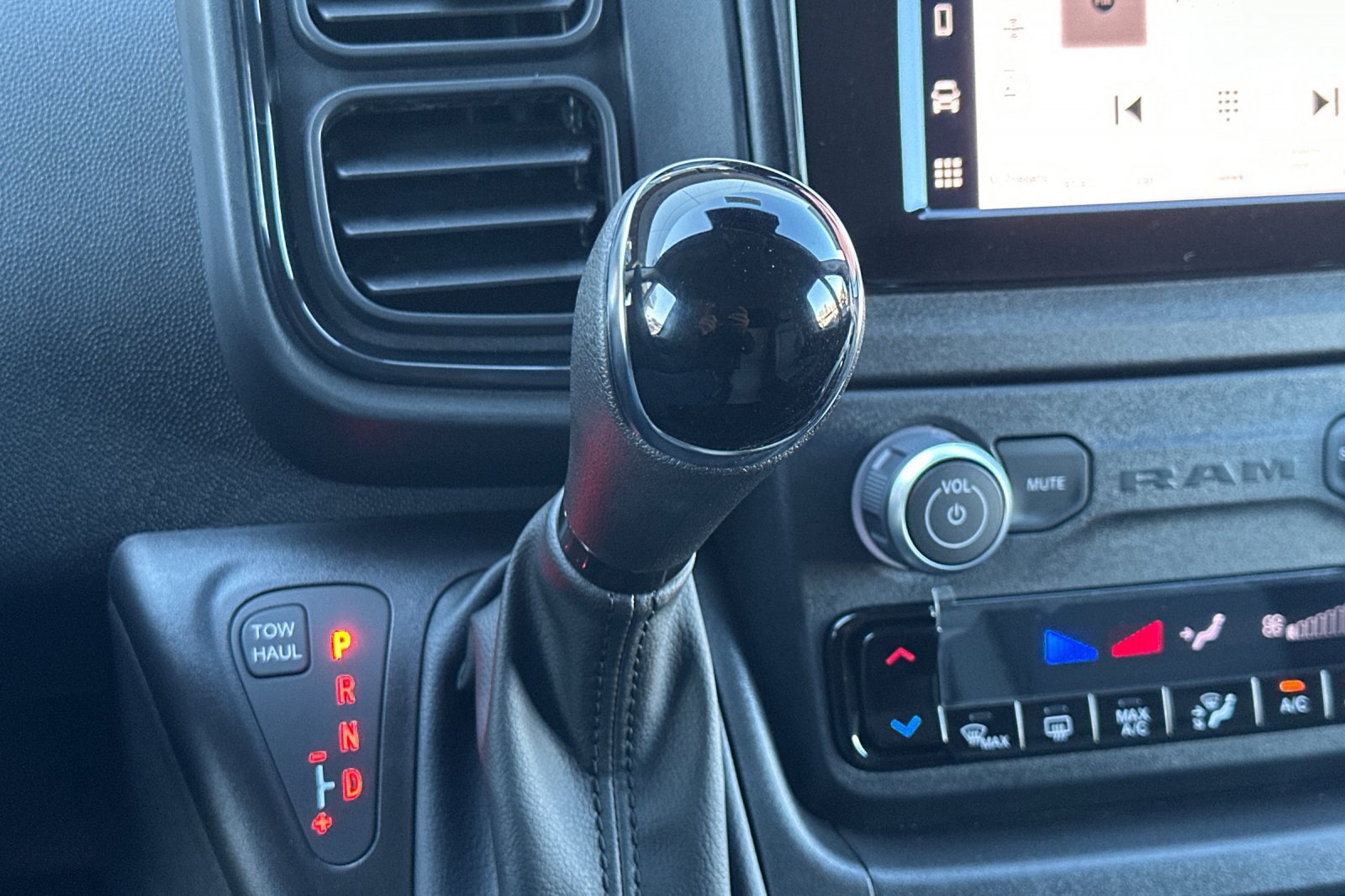 New 2027 RAM ProMaster 1500 w/ Safety Group FWD image 20