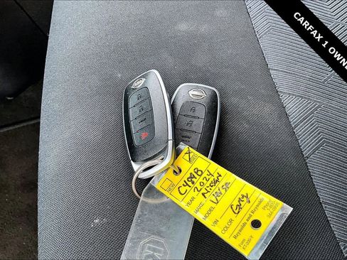 Used 2024 Nissan Versa SV w/ Trunk Package image 33