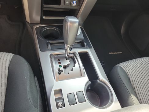 Used 2020 Toyota 4Runner SR5 AWD/4WD image 16