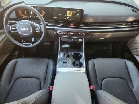 New 2026 Kia Carnival EX image 22