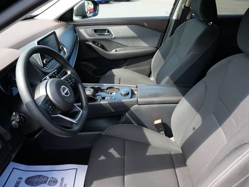 Used 2023 Nissan Rogue S AWD/4WD image 10