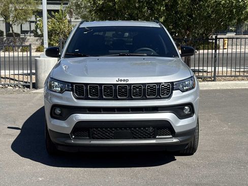 Used 2026 Jeep Compass Latitude AWD/4WD image 3
