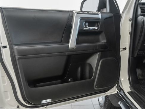 Used 2023 Toyota 4Runner SR5 Premium w/ Moonroof Package RWD image 34