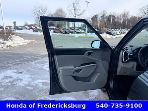 Used 2021 Kia Soul LX image 15