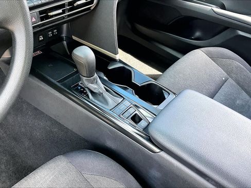 Used 2025 Toyota Camry LE FWD image 32
