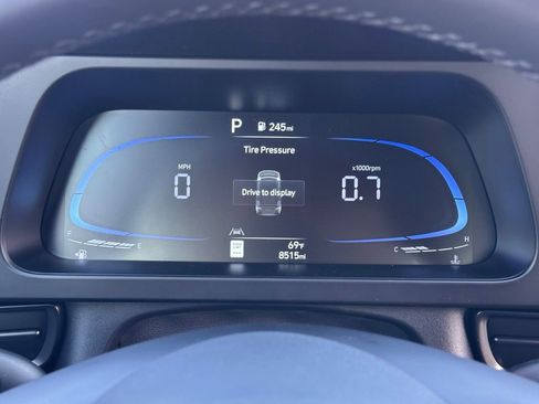 Certified 2025 Hyundai Elantra Sport image 38