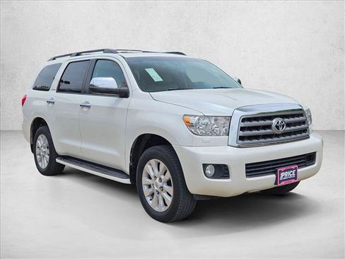 Used 2017 Toyota Sequoia Platinum AWD/4WD image 3