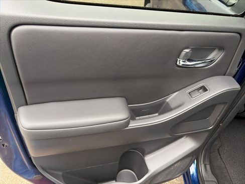 Used 2023 Nissan Frontier SV w/ Technology Package image 12