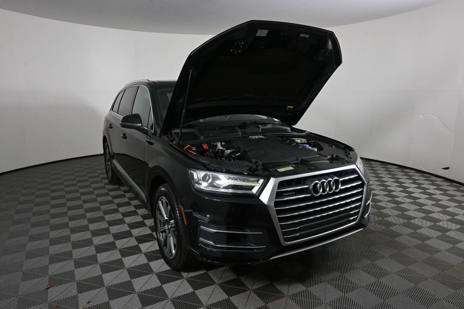 Used 2017 Audi Q7 3.0T Premium AWD/4WD image 33