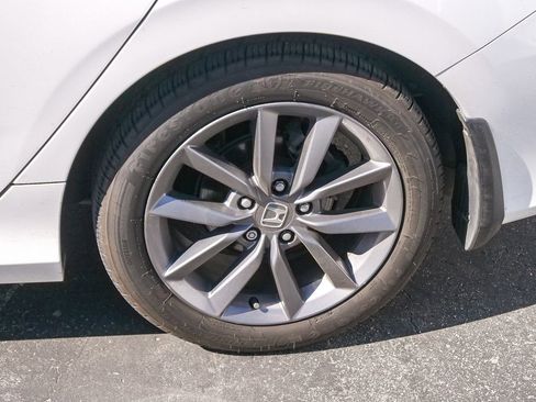 Used 2019 Honda Civic EX image 6