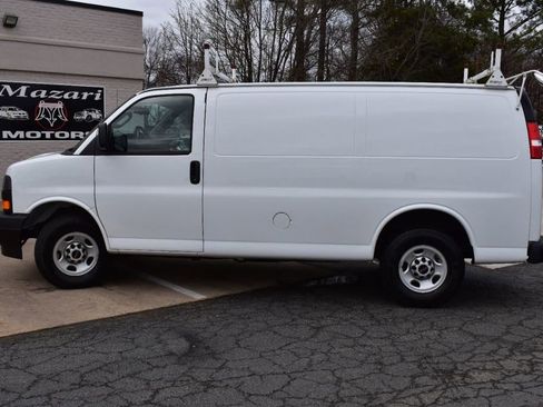 Used 2018 GMC Savana 2500 w/ Communications Package image 3