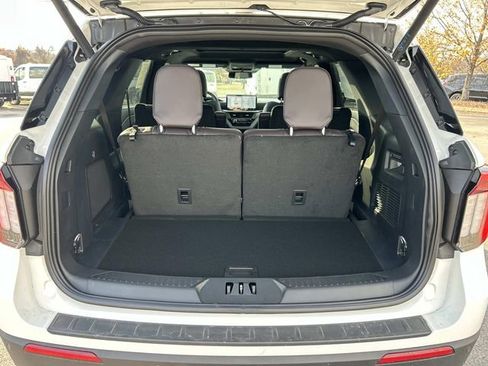 New 2026 Ford Explorer Platinum image 22