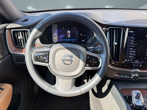 Used 2023 Volvo XC60 B5 Ultimate w/ Climate Package image 17