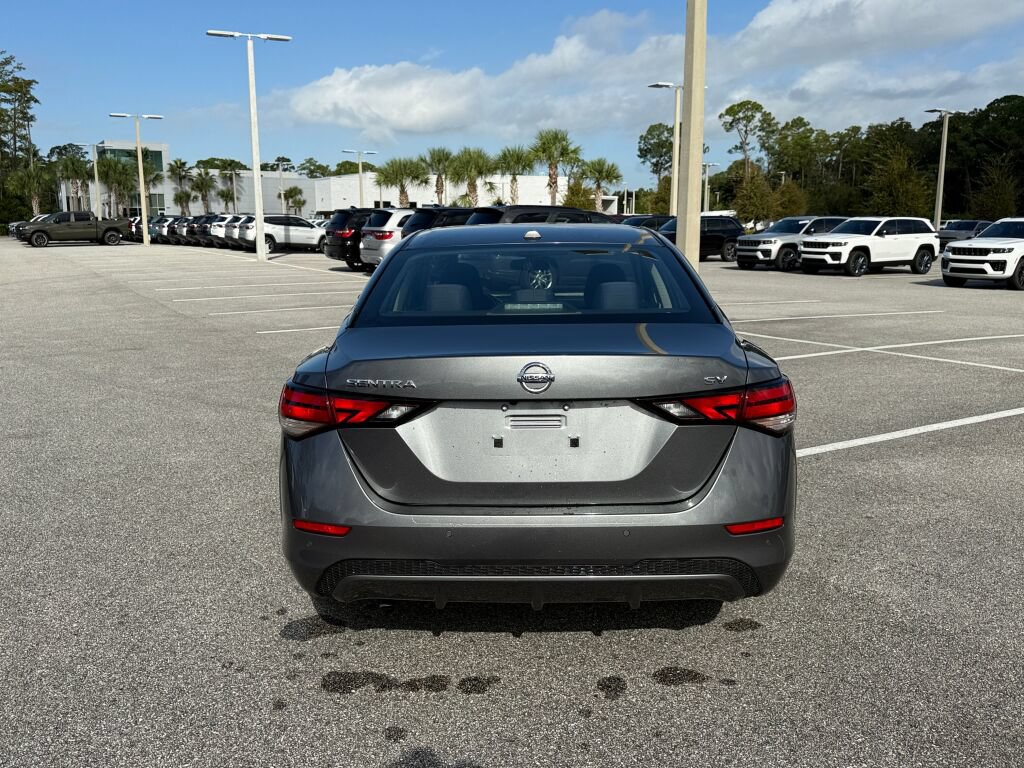 Used 2020 Nissan Sentra SV FWD image 4