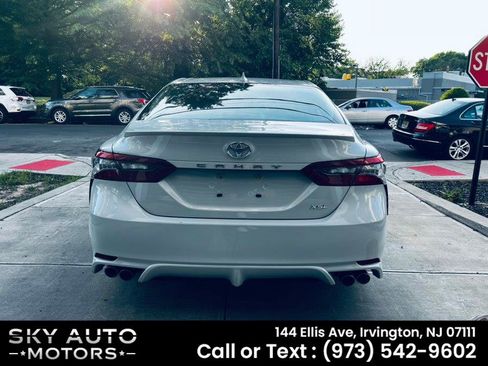 Used 2024 Toyota Camry XSE FWD image 4