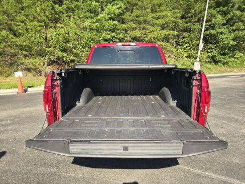 Used 2015 Ford F150 Platinum w/ Equipment Group 701A Luxury AWD/4WD image 12
