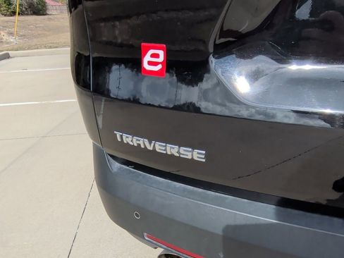 Used 2023 Chevrolet Traverse LT image 44