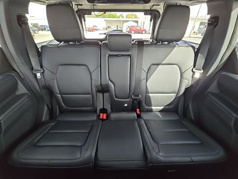 New 2025 Ford Bronco Badlands image 41