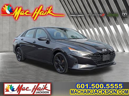 Used 2021 Hyundai Elantra SEL image 1