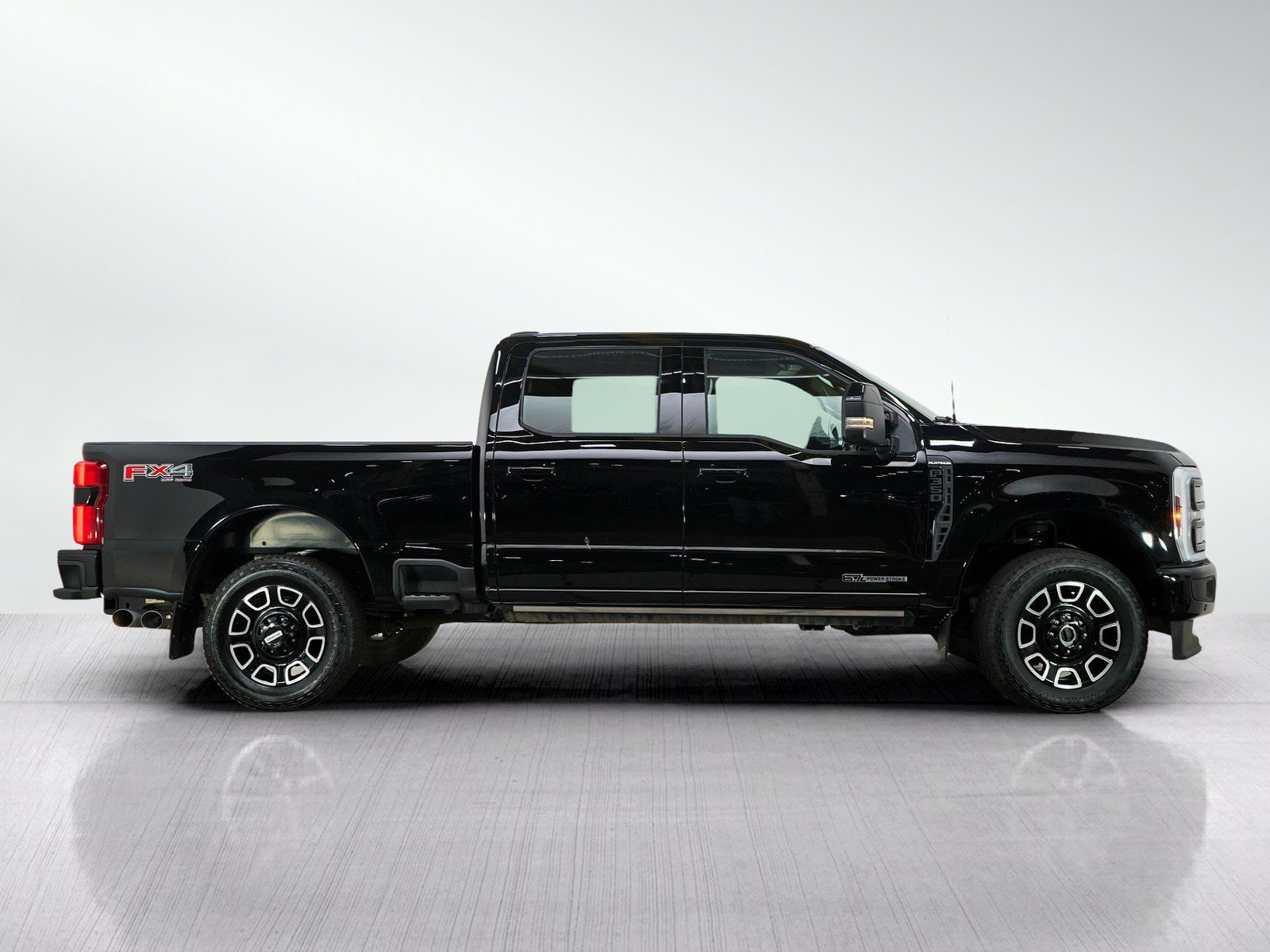 Used 2025 Ford F350 Platinum AWD/4WD image 6