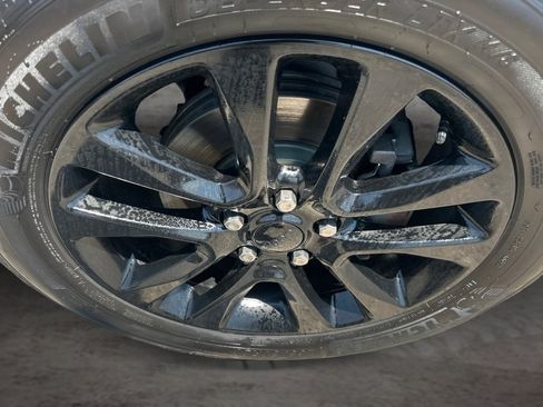 Used 2019 Jeep Grand Cherokee Altitude AWD/4WD image 18