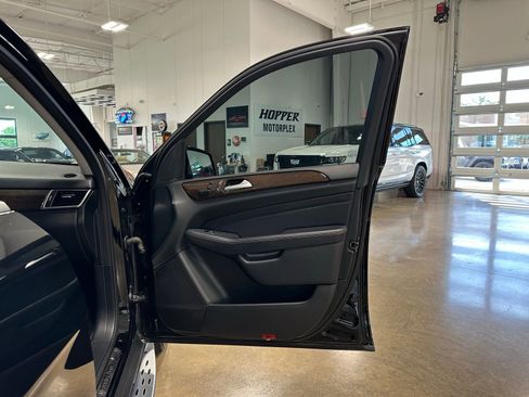 Used 2014 Mercedes-Benz ML 350 4MATIC w/ Premium 1 Package image 31