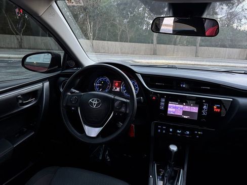 Used 2018 Toyota Corolla LE image 24