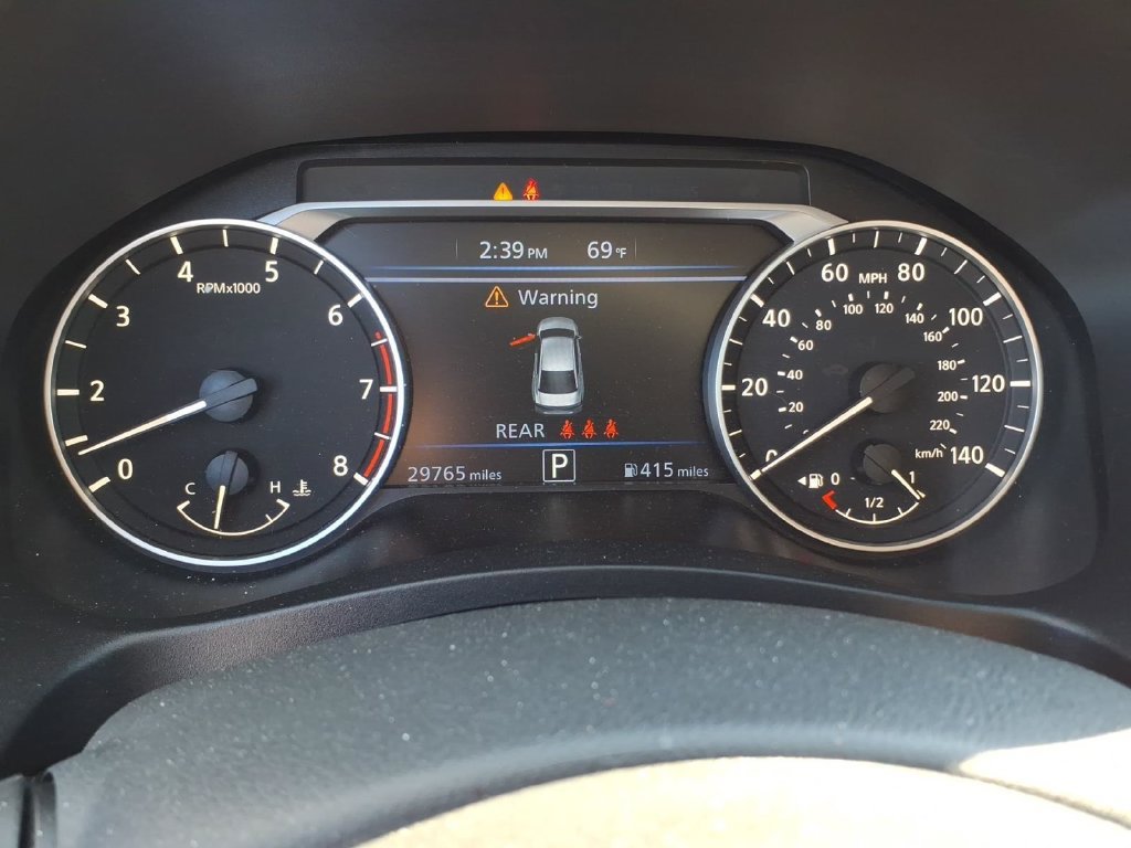 Used 2025 Nissan Altima 2.5 SV FWD image 19