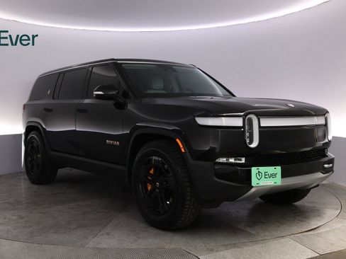 Used 2023 Rivian R1S Adventure AWD/4WD image 13