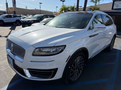 Used 2020 Lincoln Nautilus Reserve image 3