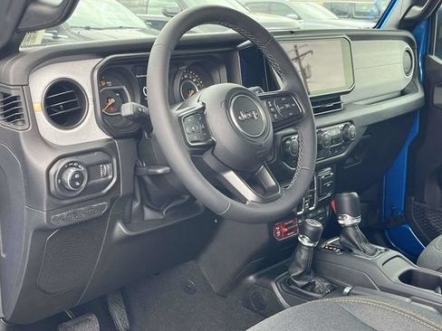 New 2026 Jeep Gladiator Sport AWD/4WD image 9
