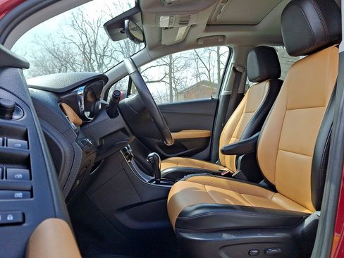 Used 2020 Chevrolet Trax Premier AWD/4WD image 11