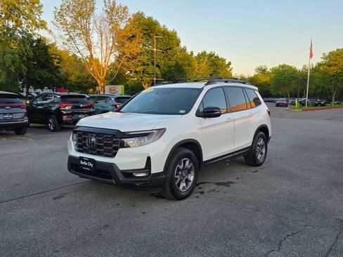 Used 2023 Honda Passport TrailSport image 4