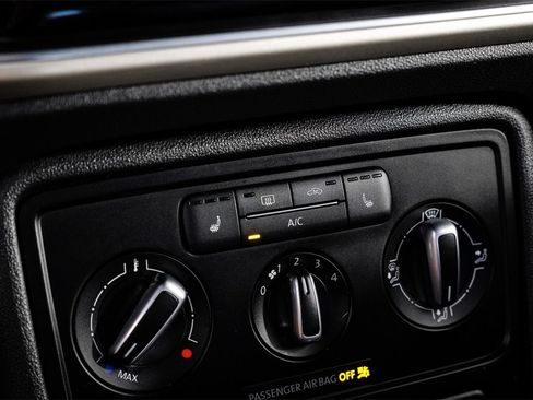 Used 2016 Volkswagen Beetle 1.8T SE image 18