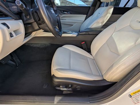 Used 2020 Cadillac CT4 Premium Luxury RWD image 16